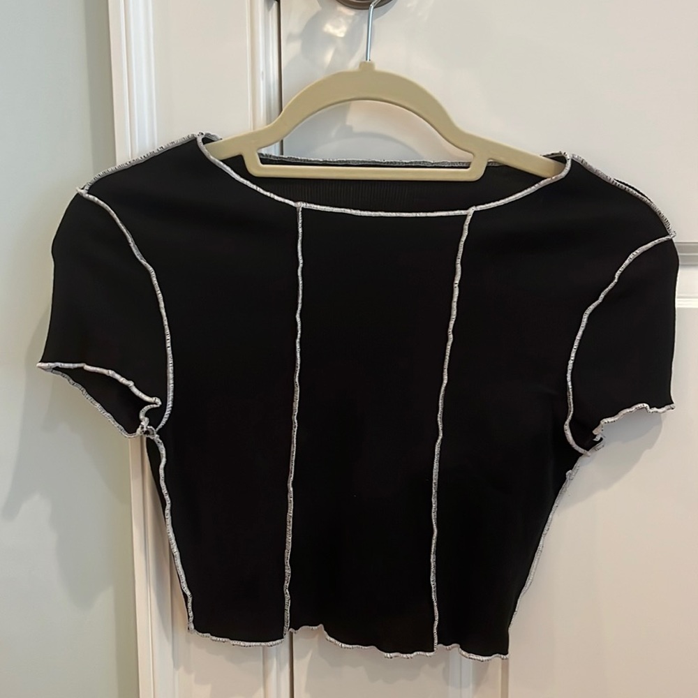 Shein Black and white lined cropped tee size small